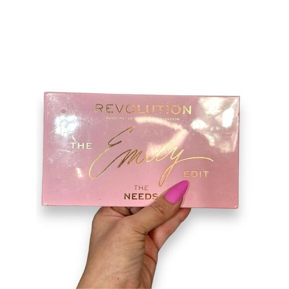 Revolution Makeup Pallet The Emily Edit The Needs New - Picture 4 of 4